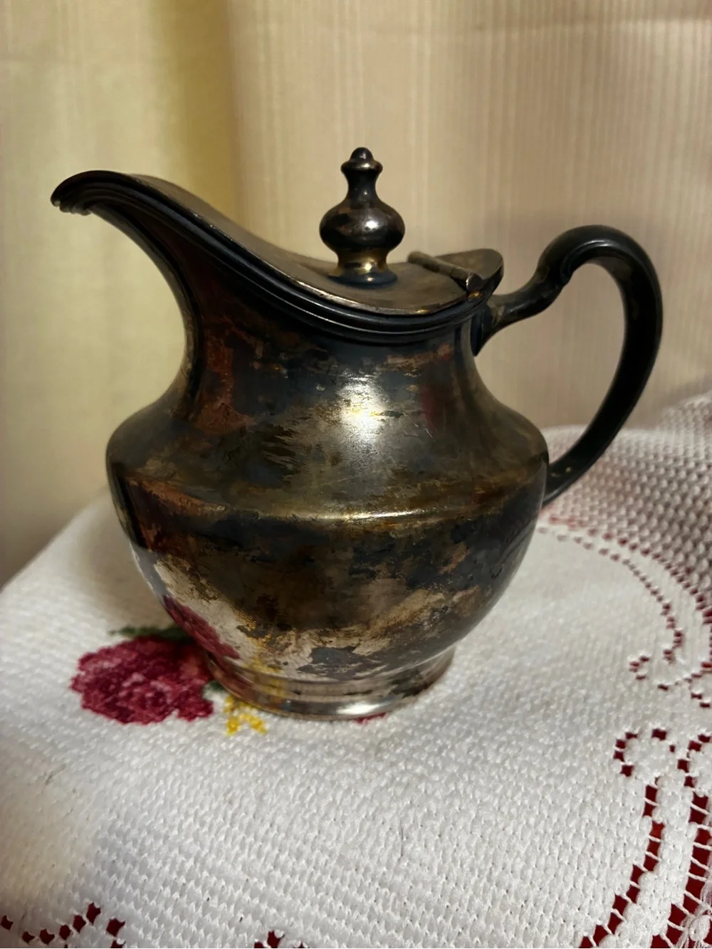 Vintage Beacon Silver Co. Quadruple silver plate creamer with hinged lid USA